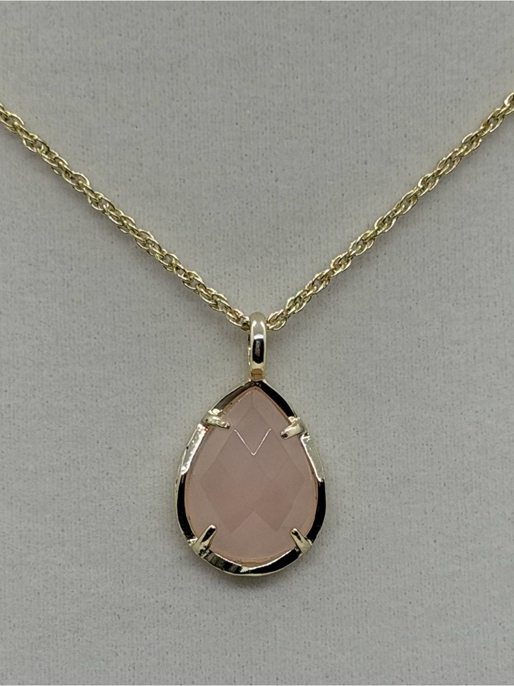 Kendra Scott Rose Quartz Kiri in Gold